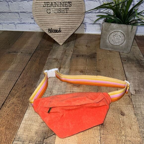 SHIRALEAH
Sol Belt Bag In Orange - Picture 5 of 11